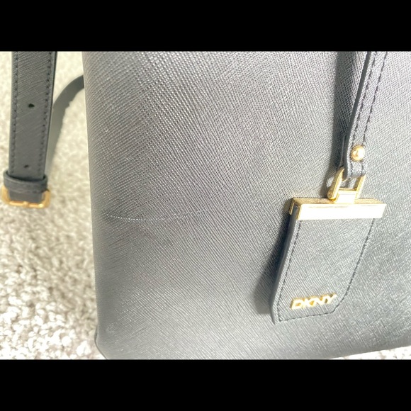 DKNY Saffiano City Zip Tote bag Blace - Picture 8 of 10